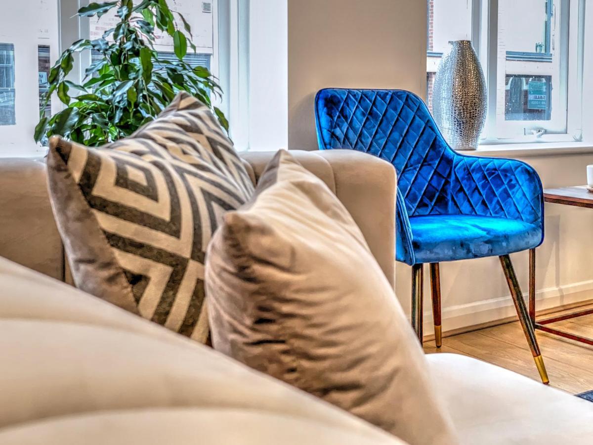 City Centre, 2 Bedroom, Secured Parking, 3 King Bed, Wifi Sleep 6 Guest Comfortable On Three King Size Beds, Jewellery Quarter , Birmingham City Centre , Allocated Secured Parking Esterno foto