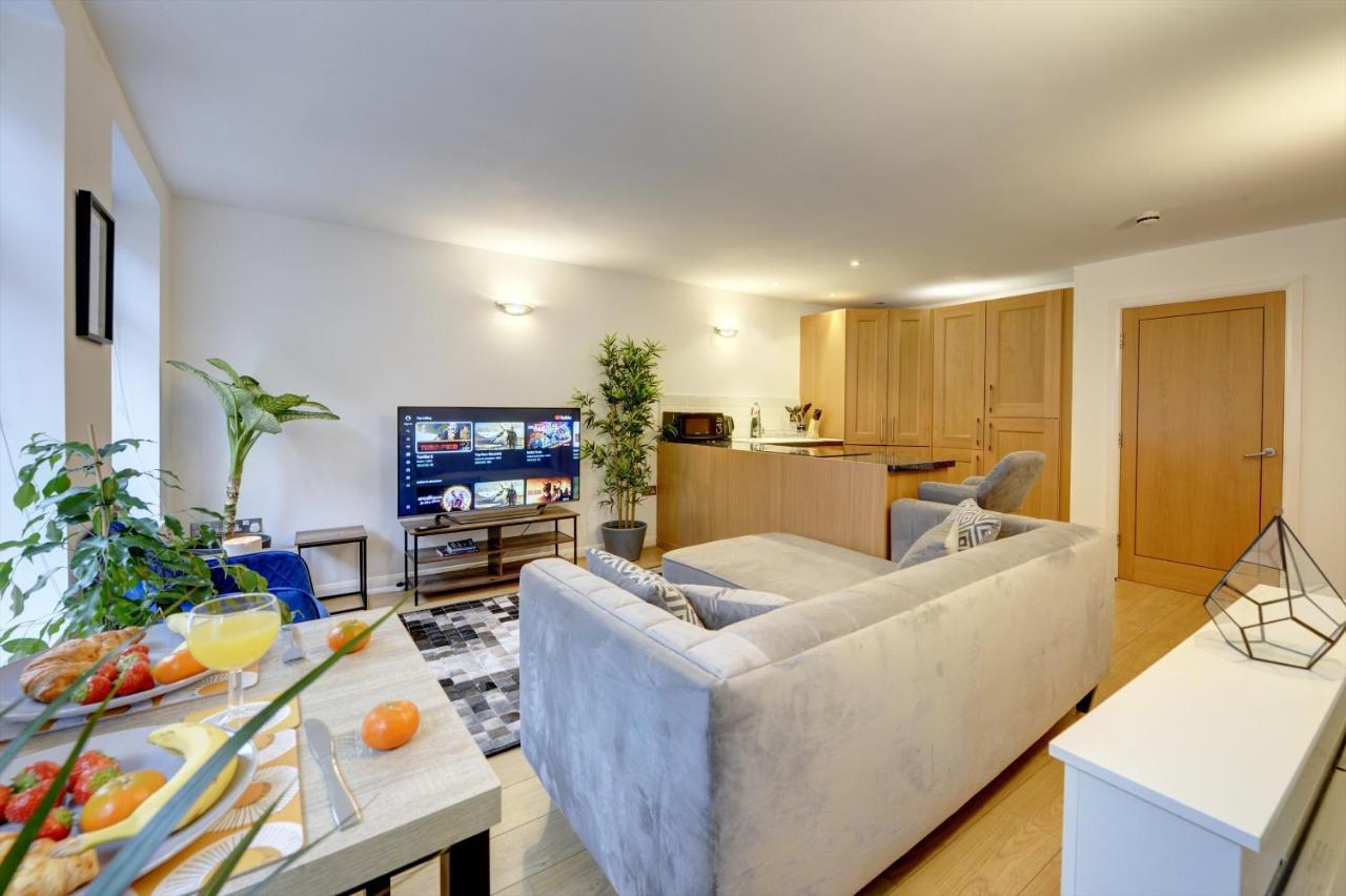 City Centre, 2 Bedroom, Secured Parking, 3 King Bed, Wifi Sleep 6 Guest Comfortable On Three King Size Beds, Jewellery Quarter , Birmingham City Centre , Allocated Secured Parking Esterno foto