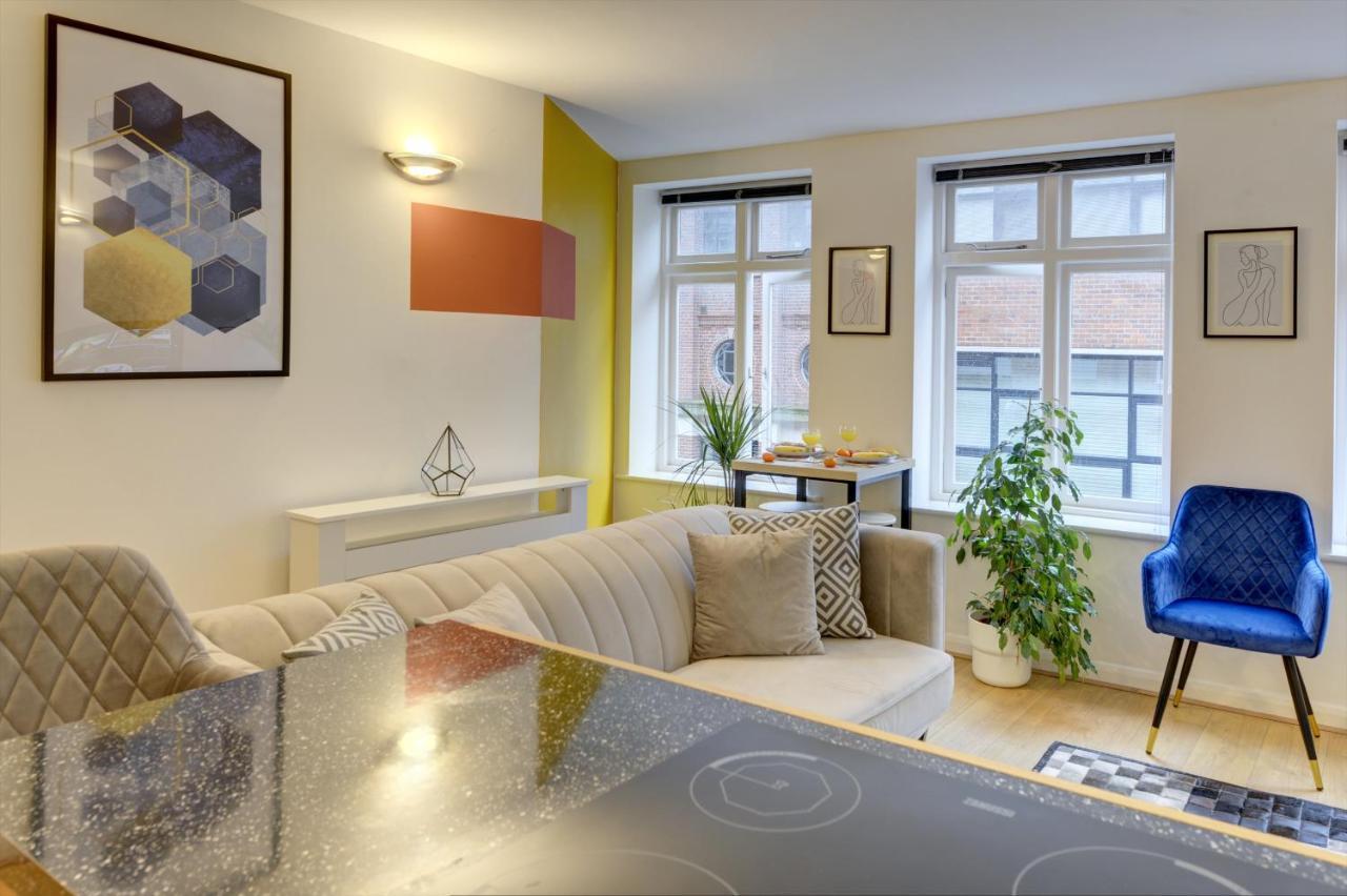 City Centre, 2 Bedroom, Secured Parking, 3 King Bed, Wifi Sleep 6 Guest Comfortable On Three King Size Beds, Jewellery Quarter , Birmingham City Centre , Allocated Secured Parking Esterno foto