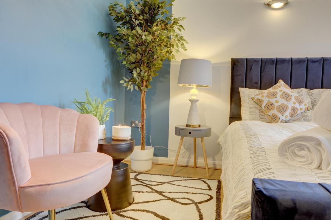 City Centre, 2 Bedroom, Secured Parking, 3 King Bed, Wifi Sleep 6 Guest Comfortable On Three King Size Beds, Jewellery Quarter , Birmingham City Centre , Allocated Secured Parking Esterno foto