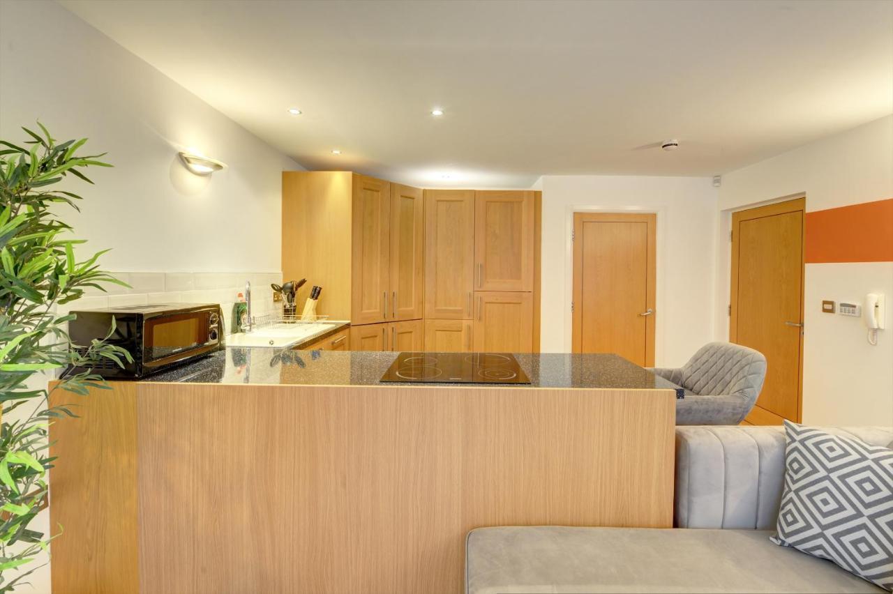 City Centre, 2 Bedroom, Secured Parking, 3 King Bed, Wifi Sleep 6 Guest Comfortable On Three King Size Beds, Jewellery Quarter , Birmingham City Centre , Allocated Secured Parking Esterno foto