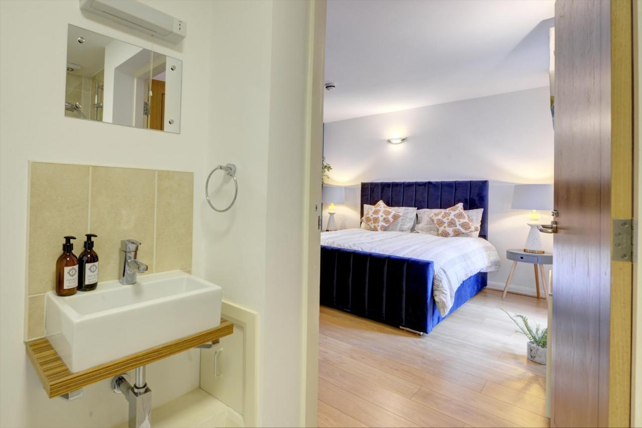 City Centre, 2 Bedroom, Secured Parking, 3 King Bed, Wifi Sleep 6 Guest Comfortable On Three King Size Beds, Jewellery Quarter , Birmingham City Centre , Allocated Secured Parking Esterno foto