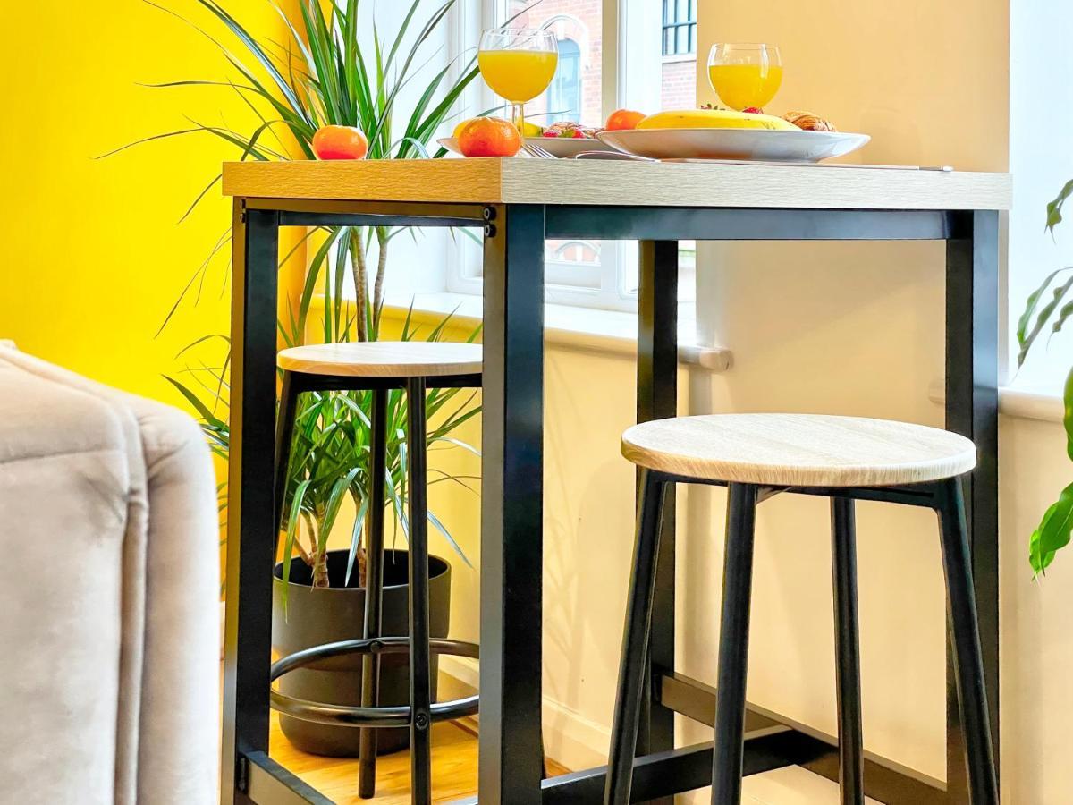 City Centre, 2 Bedroom, Secured Parking, 3 King Bed, Wifi Sleep 6 Guest Comfortable On Three King Size Beds, Jewellery Quarter , Birmingham City Centre , Allocated Secured Parking Esterno foto