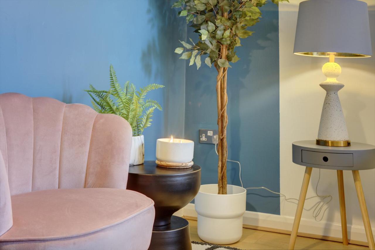 City Centre, 2 Bedroom, Secured Parking, 3 King Bed, Wifi Sleep 6 Guest Comfortable On Three King Size Beds, Jewellery Quarter , Birmingham City Centre , Allocated Secured Parking Esterno foto