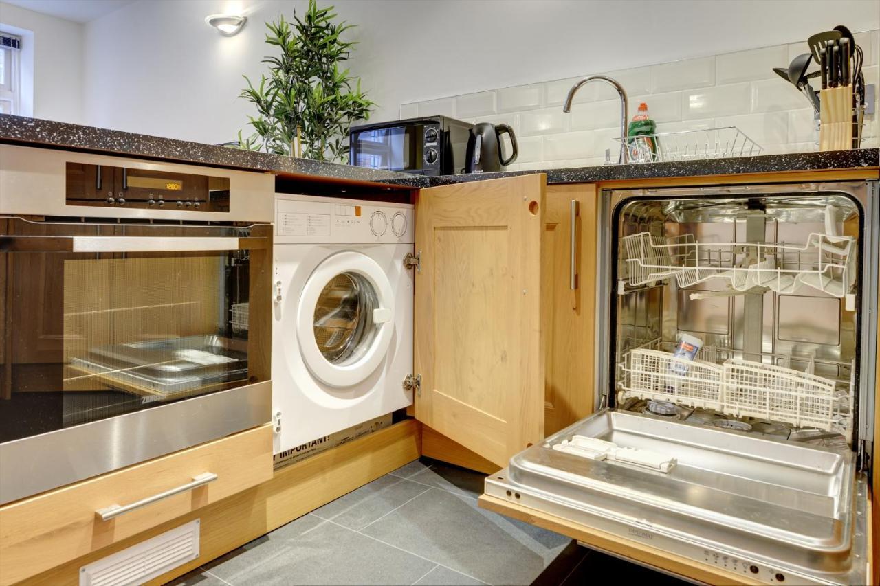 City Centre, 2 Bedroom, Secured Parking, 3 King Bed, Wifi Sleep 6 Guest Comfortable On Three King Size Beds, Jewellery Quarter , Birmingham City Centre , Allocated Secured Parking Esterno foto