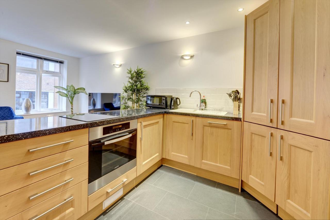City Centre, 2 Bedroom, Secured Parking, 3 King Bed, Wifi Sleep 6 Guest Comfortable On Three King Size Beds, Jewellery Quarter , Birmingham City Centre , Allocated Secured Parking Esterno foto